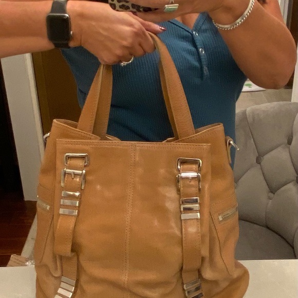 MICHAEL KORS MK LEATHER
SHOUDER BAG - Picture 9 of 13